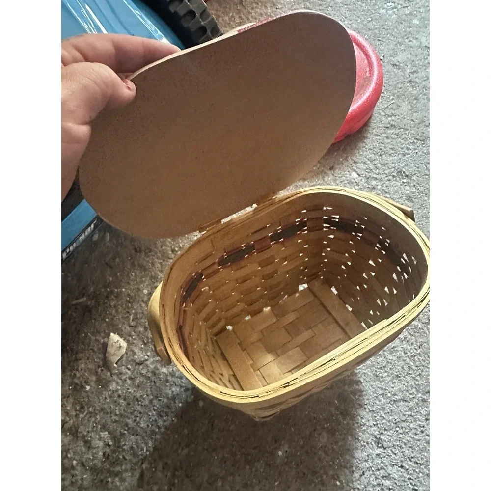 VTG Woven Basket W/ Wood Santa Claus Hinged Lid & Handle- Christmas Decor